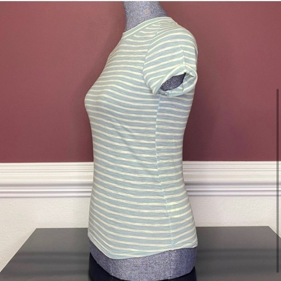 NWT Free People green short sleeve top Size XS - Picture 3 of 4